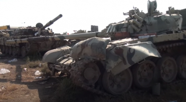 Azerbaycan, Ermenistan'ın mevzide bıraktığı tankların görüntülerini paylaştı